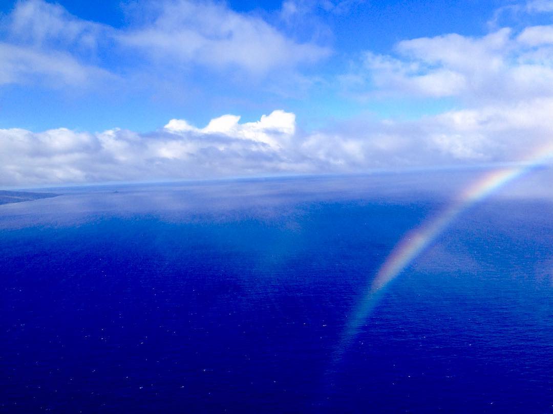 Vanessa Rallonza: Breathtaking Rainbow Ocean Horizon