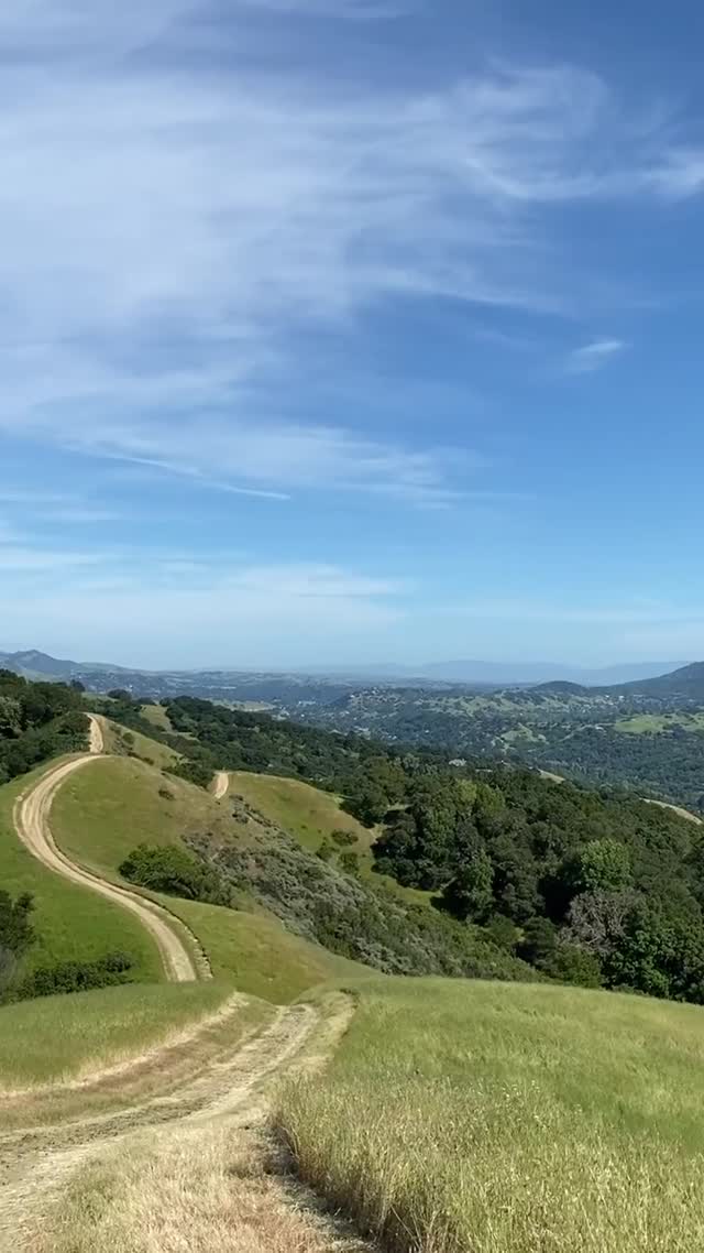 Vanessa Rallonza's Scenic Journey Through Nature's Serenity (Video)