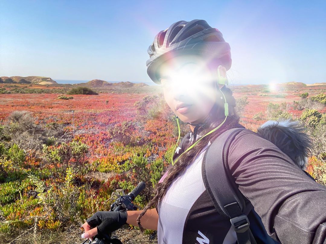 Vanessa Rallonza: Urban Adventurer on Bike, Protective Helmet